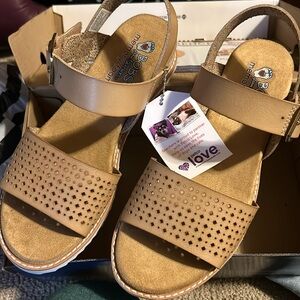 New!!  Bobs Sandal
